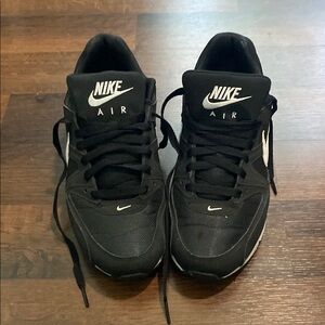 Nike Black Classic Sneakers